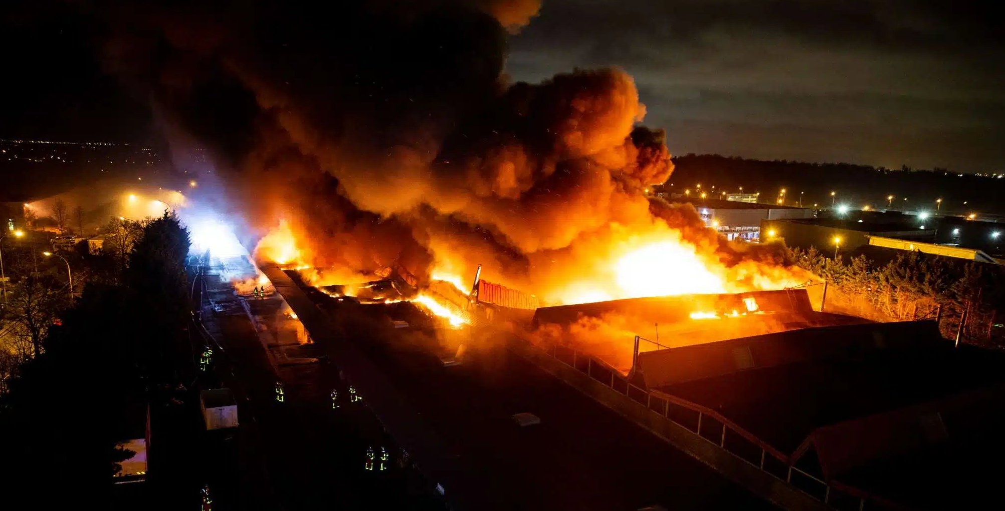 effondrement hangar incendie stockage dechets broof t3